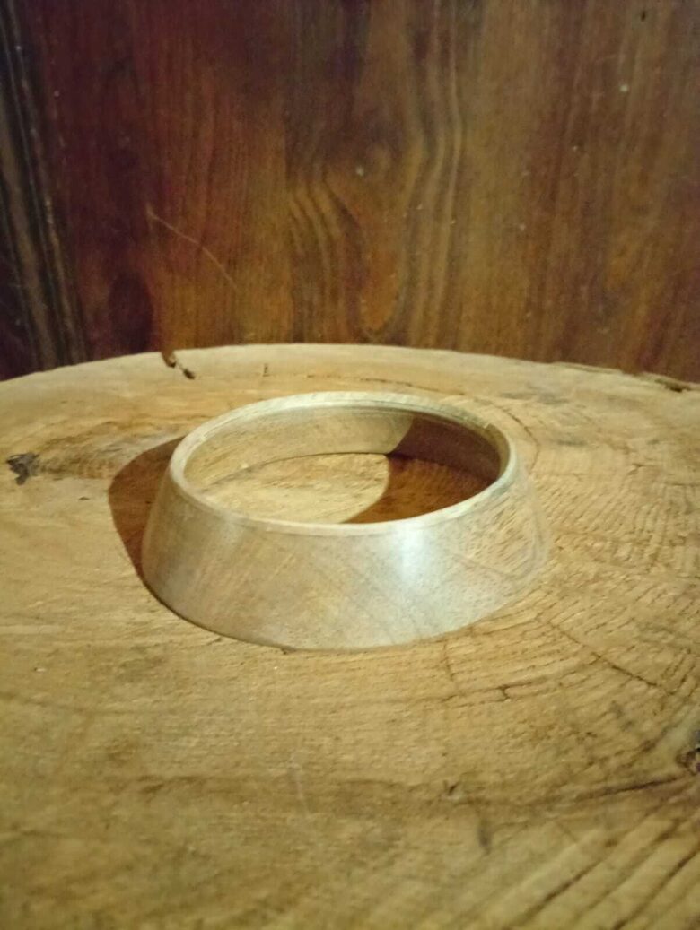 Moyen socle en manguier